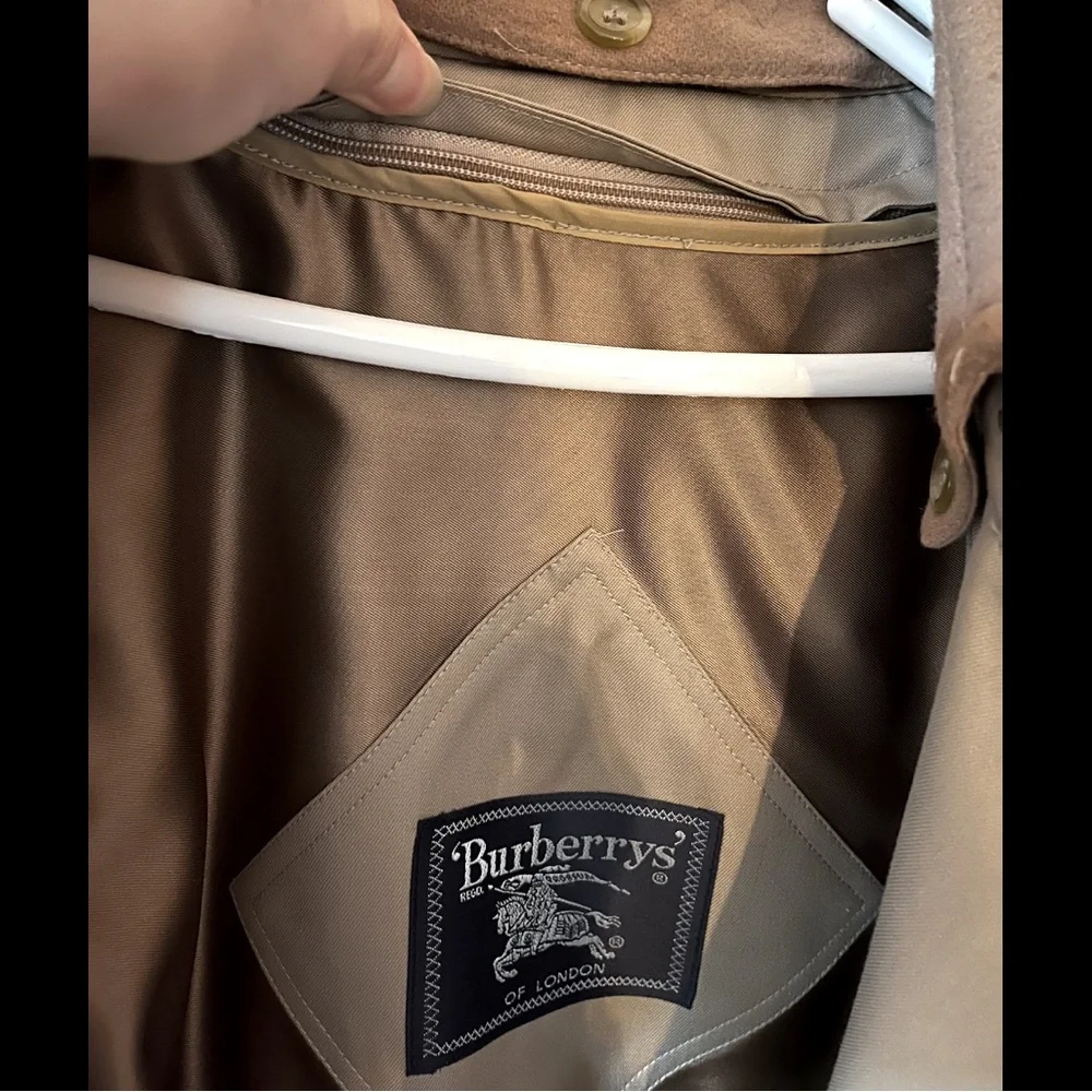 Ladies’ Burberry Trench Coat - Picture 4 of 7